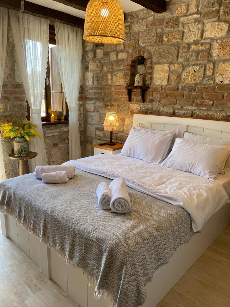 Ionia Liberty Stone Hotel Foça Bagian luar foto