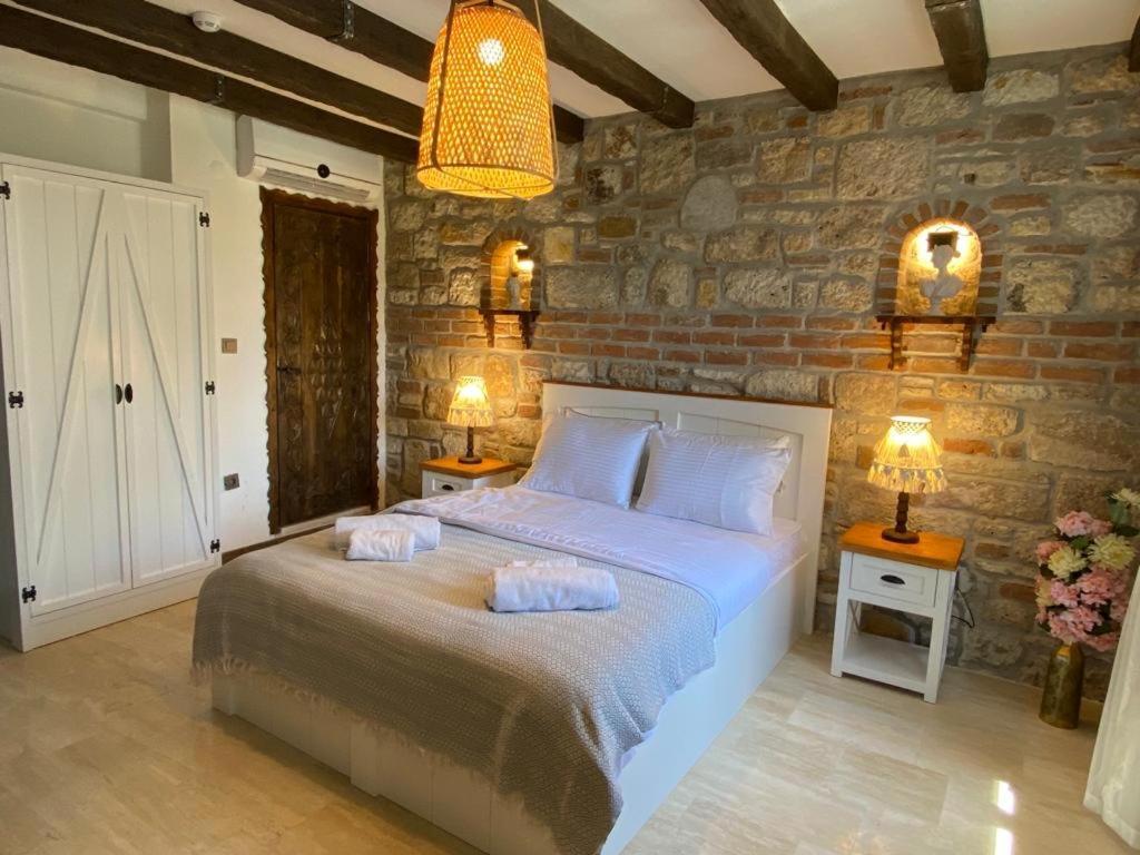 Ionia Liberty Stone Hotel Foça Bagian luar foto